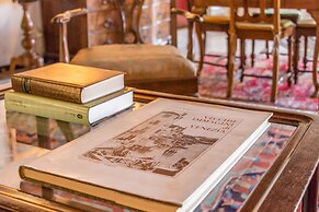 Admiral Emo Palace Over Canal Grande