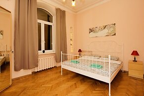 LUXKV Apartment on Sadovaya