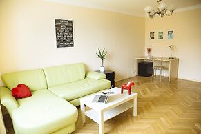 Funny Dolphins Apartments Dmitrovskaya