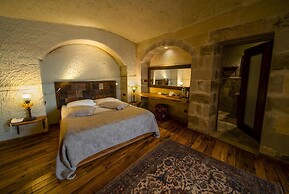 Seki Cave Suites