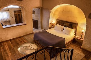 Seki Cave Suites