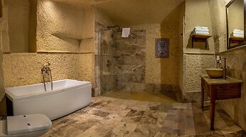 Seki Cave Suites