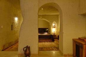 Seki Cave Suites
