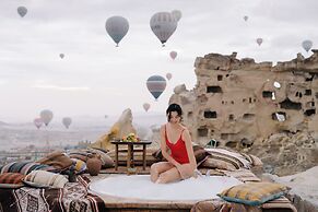 Seki Cave Suites