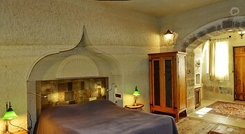 Seki Cave Suites
