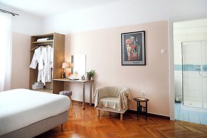 Hellenic Hospitality House