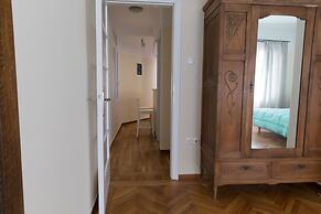 Hellenic Hospitality House