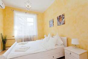 LUXKV Apartment on Teterenskiy