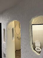 Big Boys' Bed & Burger