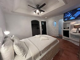 Big Boys' Bed & Burger