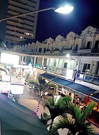 Big Boys' Bed & Burger