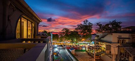 Big Boys' Bed & Burger