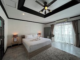 Big Boys' Bed & Burger