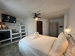 Big Boys' Bed & Burger