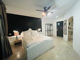 Big Boys' Bed & Burger