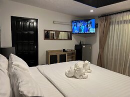 Big Boys' Bed & Burger