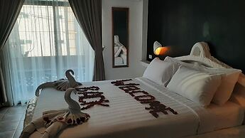 Big Boys' Bed & Burger