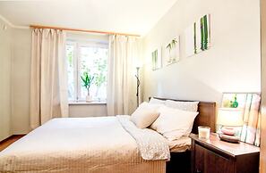 Funny Dolphins Apartments Kurskaya