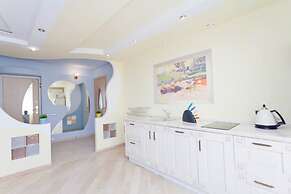 LUXKV Apartment on Bibliotechnaya