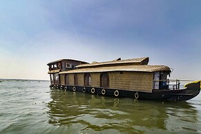 GuestHouser 3 BHK Houseboat 1b08