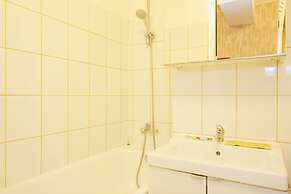 LUXKV Apartment on Nikoloyamskiy