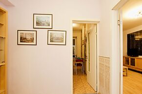 LUXKV Apartment on Nikoloyamskiy