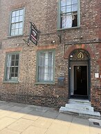 Diamonds Inn Ltd