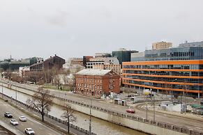 LUXKV Apartment on Zemlyanoy Val 52