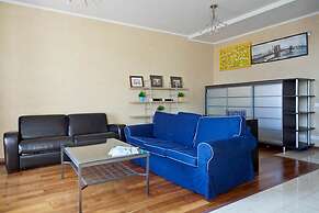 LUXKV Apartment on  Druzhinnikovskaya