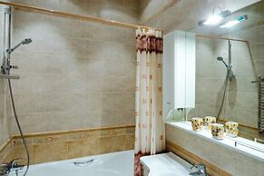 LUXKV Apartment on Kudrinskaya Square