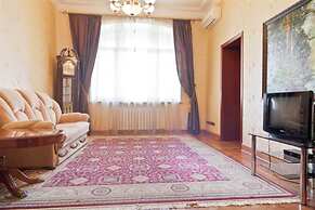 LUXKV Apartment on Kudrinskaya Square