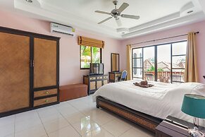 Madee Villa - Pattaya Holiday House Walking Street