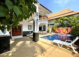 Madee Villa - Pattaya Holiday House Walking Street