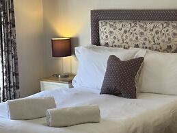 The Old Fourpenny Shop Hotel