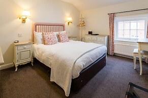 The Old Fourpenny Shop Hotel