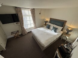 The Old Fourpenny Shop Hotel