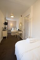 The Old Fourpenny Shop Hotel