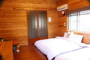 Sitou Flora's House B&B