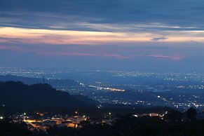 Sitou Flora's House B&B