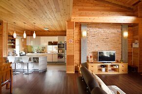 Sitou Flora's House B&B