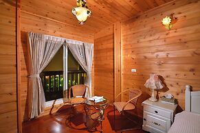 Sitou Flora's House B&B