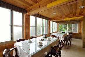 Sitou Flora's House B&B