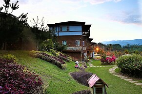 Sitou Flora's House B&B