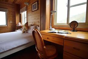 Sitou Flora's House B&B