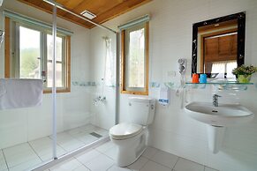 Sitou Flora's House B&B