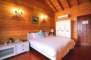 Sitou Flora's House B&B