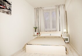 Funny Dolphins Apartments Rusakovskaya