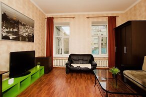 LUXKV Apartment on Old Arbat