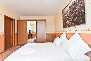 LUXKV Apartment on Kutuzovsky Prospekt