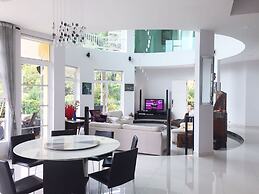 Crystal Cameron Highlands